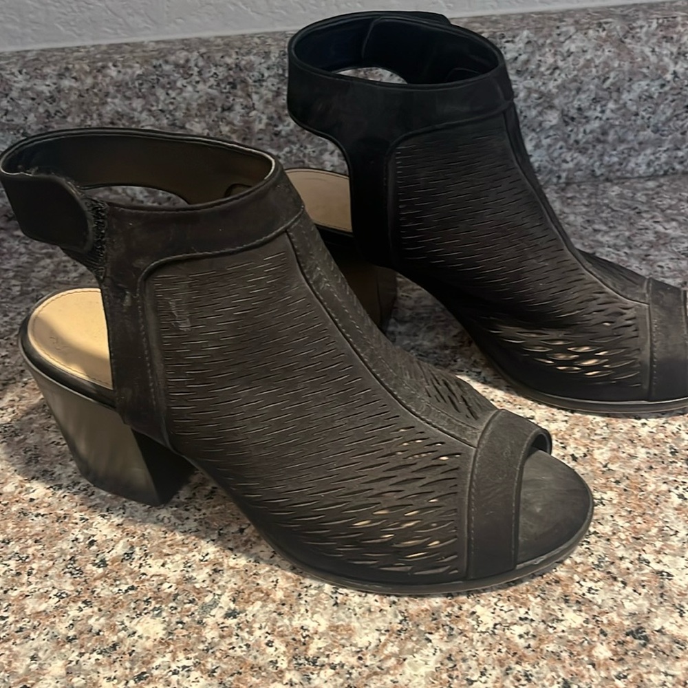 Vince Camuto Open Toe Booties. Size 7.5
